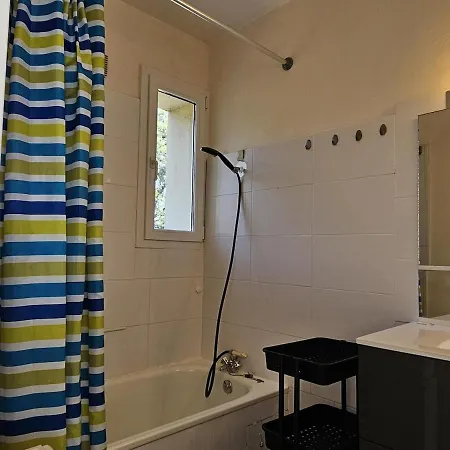Vue - - Parking - Wifi Apartament Saint-Raphaël